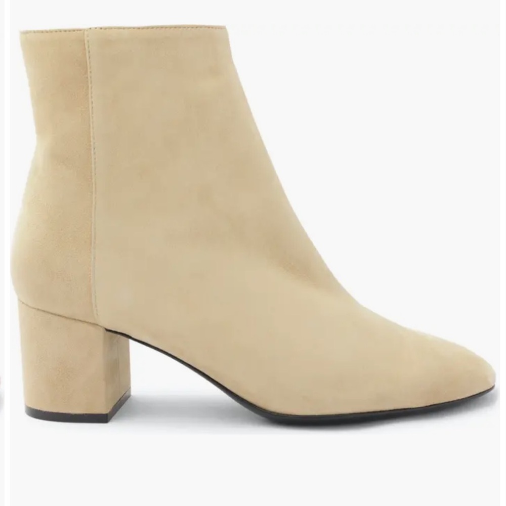 NWT - Bruno Magli Noce Suede Vinny Bootie